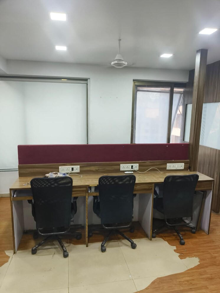 Team Area, emaar-the-palm-square Commercial Office Space 1168 Sq.Ft. In Sector 66 Gurgaon 8686704