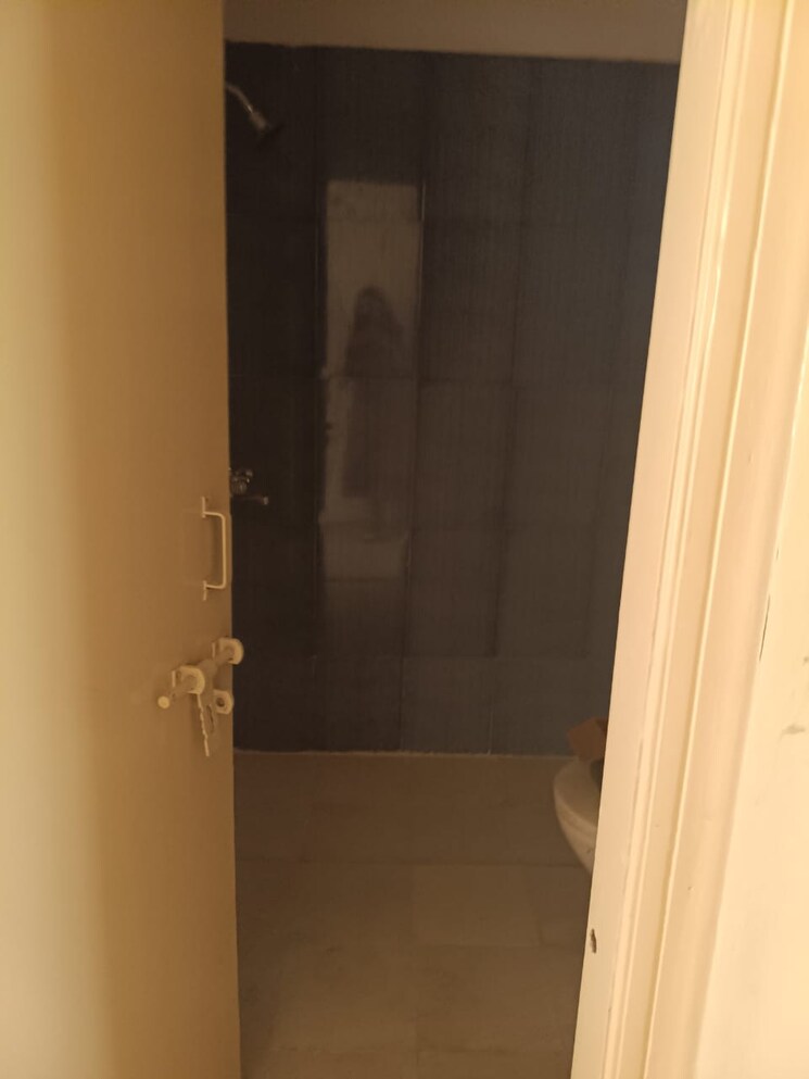 Bathroom, ras-palm-residency 2 Bedroom 1240 Sq.Ft. Apartment In Sector 76 Faridabad 8686734