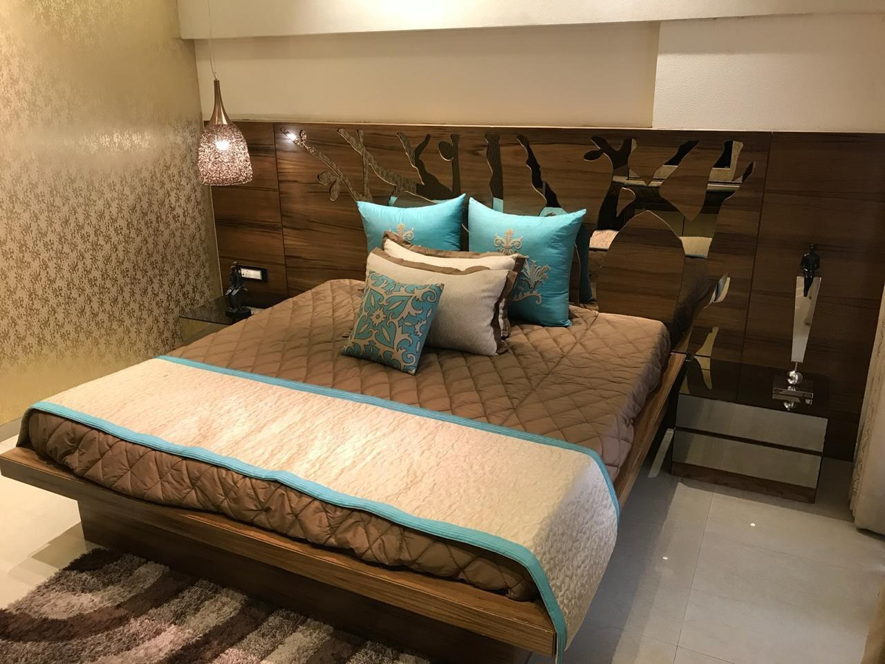 3 BHK + Servant Room Apartment For Rent in K Raheja Vivarea