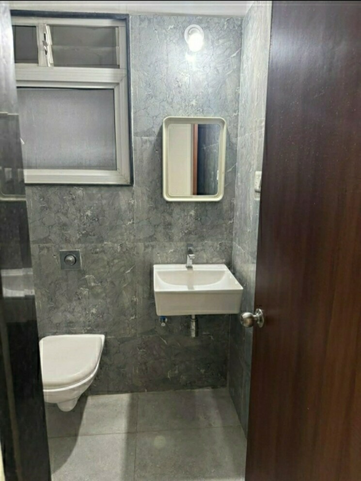 Bathroom, shriram-vivaan-park 3 Bedroom 924 Sq.Ft. Apartment In Lohgaon Pune 8687192