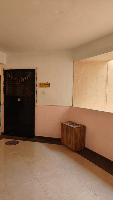 Room in 2 BHK Apartment at Sita Apartment Vishrantwadi, Vishrantwadi – for Rent