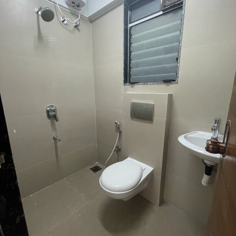 Bathroom, je-and-vee-om-trimurti 1 Bedroom 395 Sq.Ft. Apartment In Dindoshi Mumbai 8687547