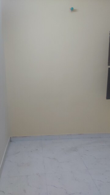 Room in 2.5 BHK Builder Floor at Mayur Vihar – for Sale