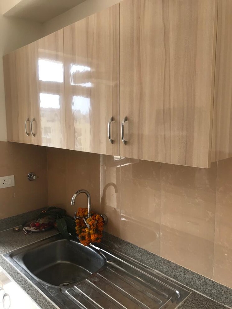 Kitchen, emaar-emerald-estate 3 Bedroom 1395 Sq.Ft. Apartment In Sector 65 Gurgaon 8687570