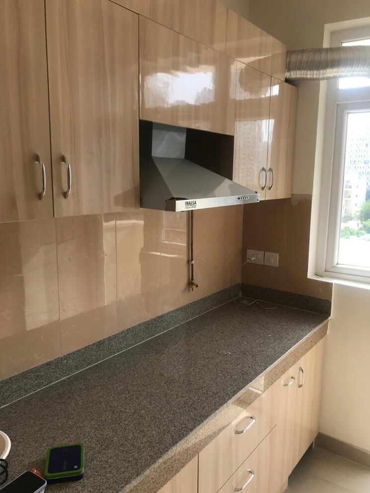 Kitchen, emaar-emerald-estate 3 Bedroom 1395 Sq.Ft. Apartment In Sector 65 Gurgaon 8687570