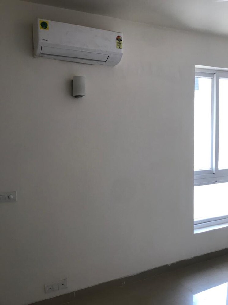 Room, emaar-emerald-estate 3 Bedroom 1395 Sq.Ft. Apartment In Sector 65 Gurgaon 8687570