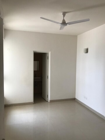 Room in 3 BHK Apartment at Emaar Emerald Estate, Sector 65 – for Rent
