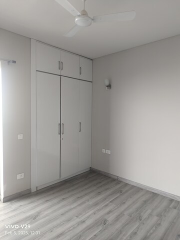 2 BHK Apartment For Rent in Pioneer Park Phase 1, Sector 61