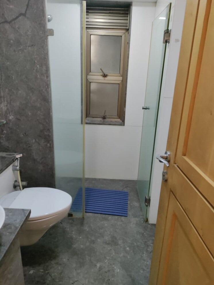 Bathroom, ekta-heritage-apartment 3 Bedroom 1300 Sq.Ft. Apartment In Khar West Mumbai 8687591