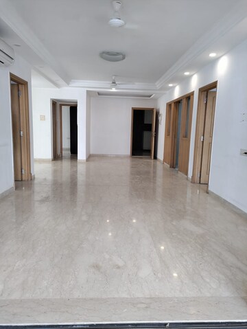 Room in 3 BHK Apartment at Ekta Heritage Apartment, Khar West – for Sale