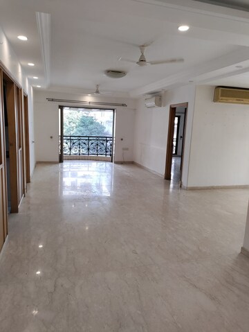 Room in 3 BHK Apartment at Ekta Heritage Apartment, Khar West – for Sale