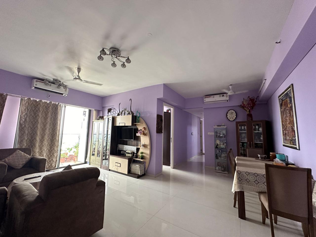 3.5 BHK 1800 Sq.Ft. Apartment in Rustomjee Seasons