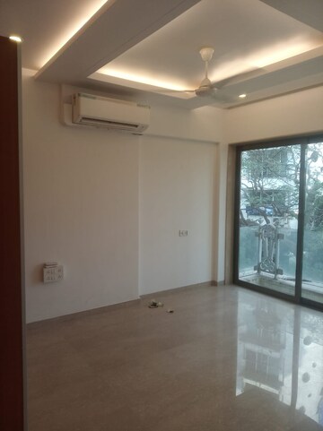 4 BHK Apartment For Rent in Khar West