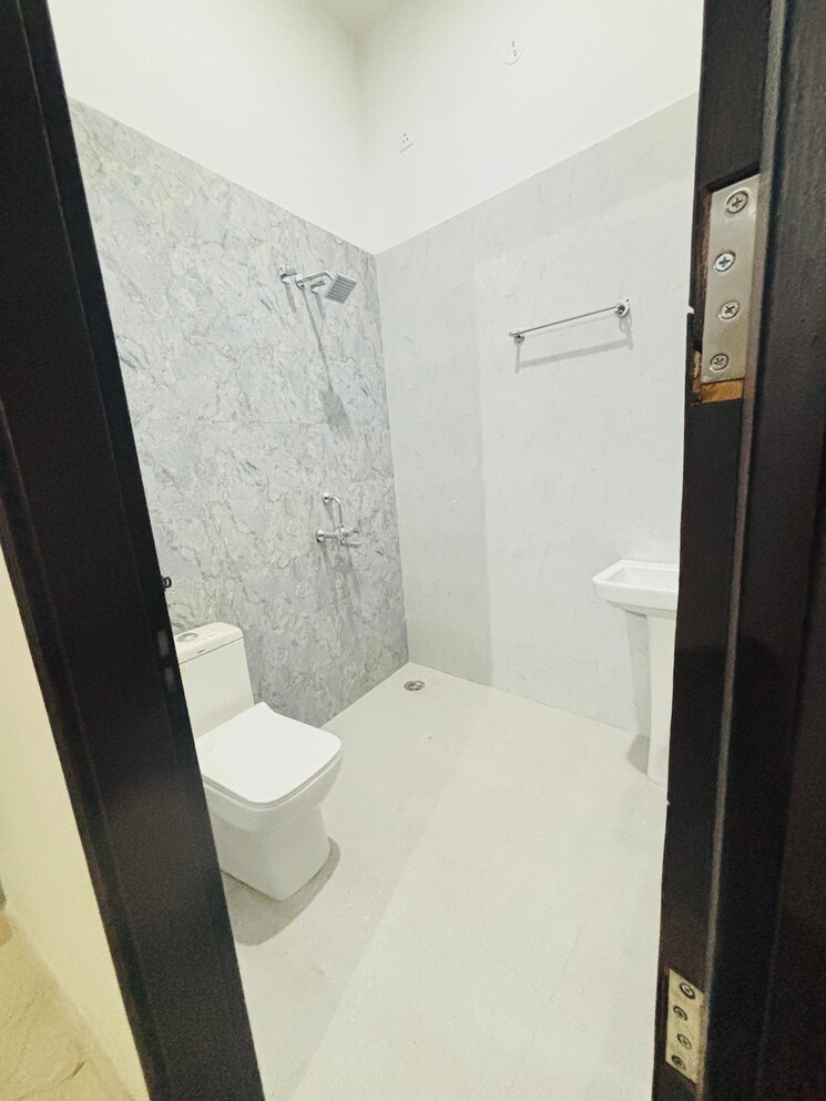 Bathroom, sahastradhara road 2 Bedroom 1200 Sq.Ft. Builder Floor In Sahastradhara Road Dehradun 8687625