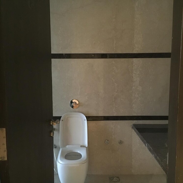 Bathroom, amrit-bhavan 5 Bedroom 3000 Sq.Ft. Apartment In Santacruz West Mumbai 8687638