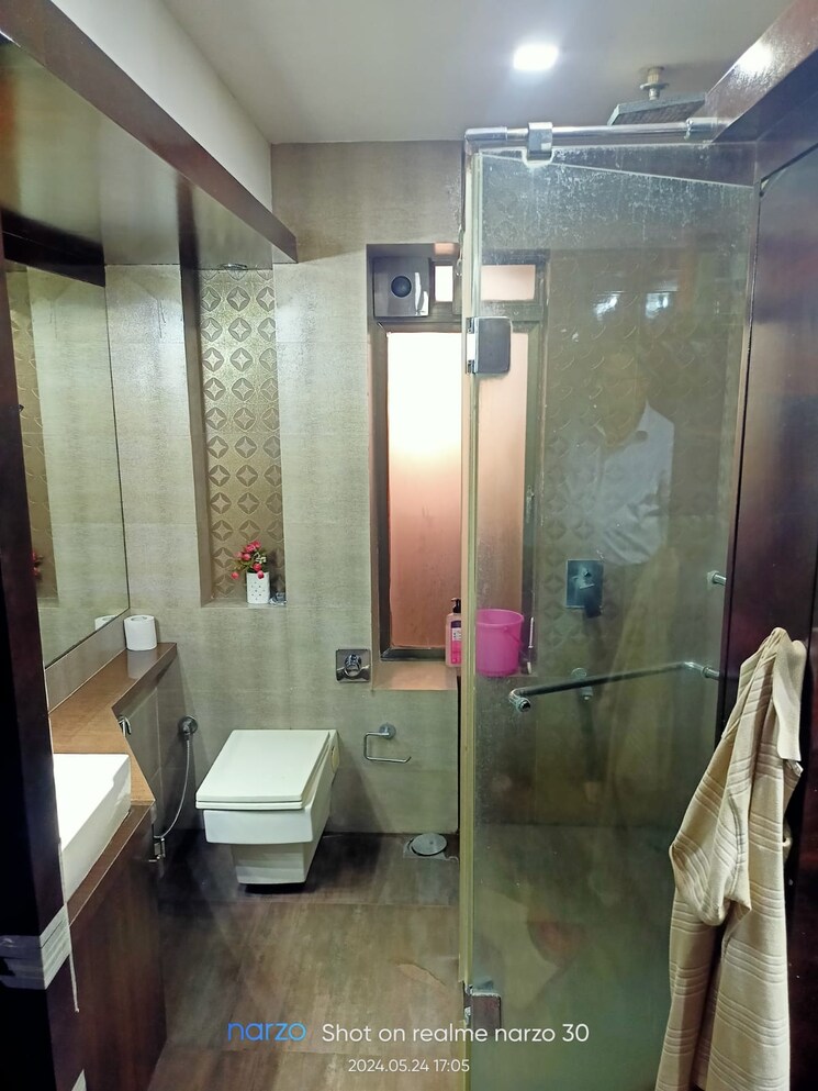 Team Area, khar west 4 Bedroom 2500 Sq.Ft. Apartment In Khar West Mumbai 8687644