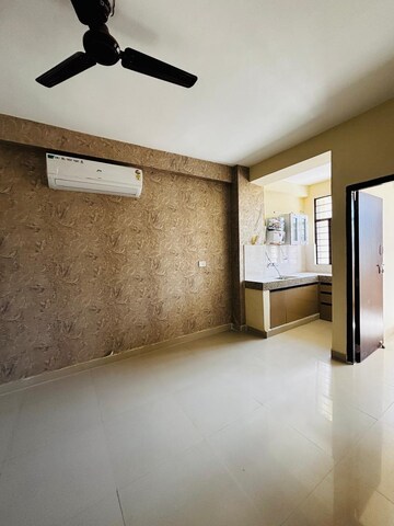 Room in 2 BHK Apartment at Mansarovar – for Sale