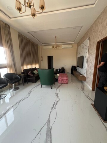 Team Area in 4 BHK Apartment at Sudesh Apartment, Santacruz West – for Rent