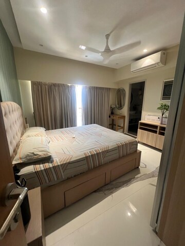 Bedroom in 4 BHK Apartment at Sudesh Apartment, Santacruz West – for Rent