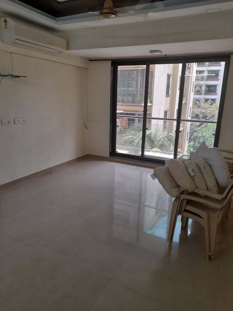 Room, khar west 2 Bedroom 800 Sq.Ft. Apartment In Khar West Mumbai 8687684