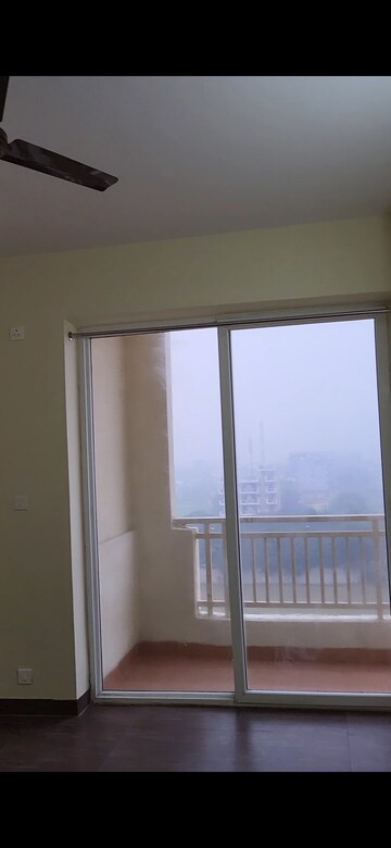 Room in 2 BHK Apartment at Ansal Height 86, Sector 86 – for Rent