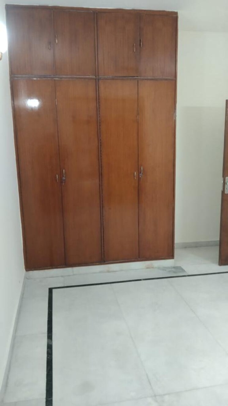 Room, uppal-southend 3 Bedroom 1450 Sq.Ft. Builder Floor In Sector 49 Gurgaon 8687694