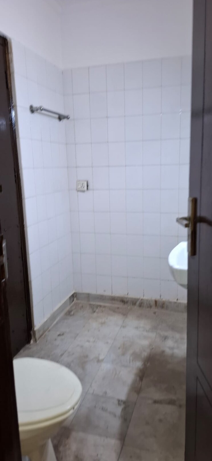 Bathroom, uppal-southend 3 Bedroom 1450 Sq.Ft. Builder Floor In Sector 49 Gurgaon 8687694