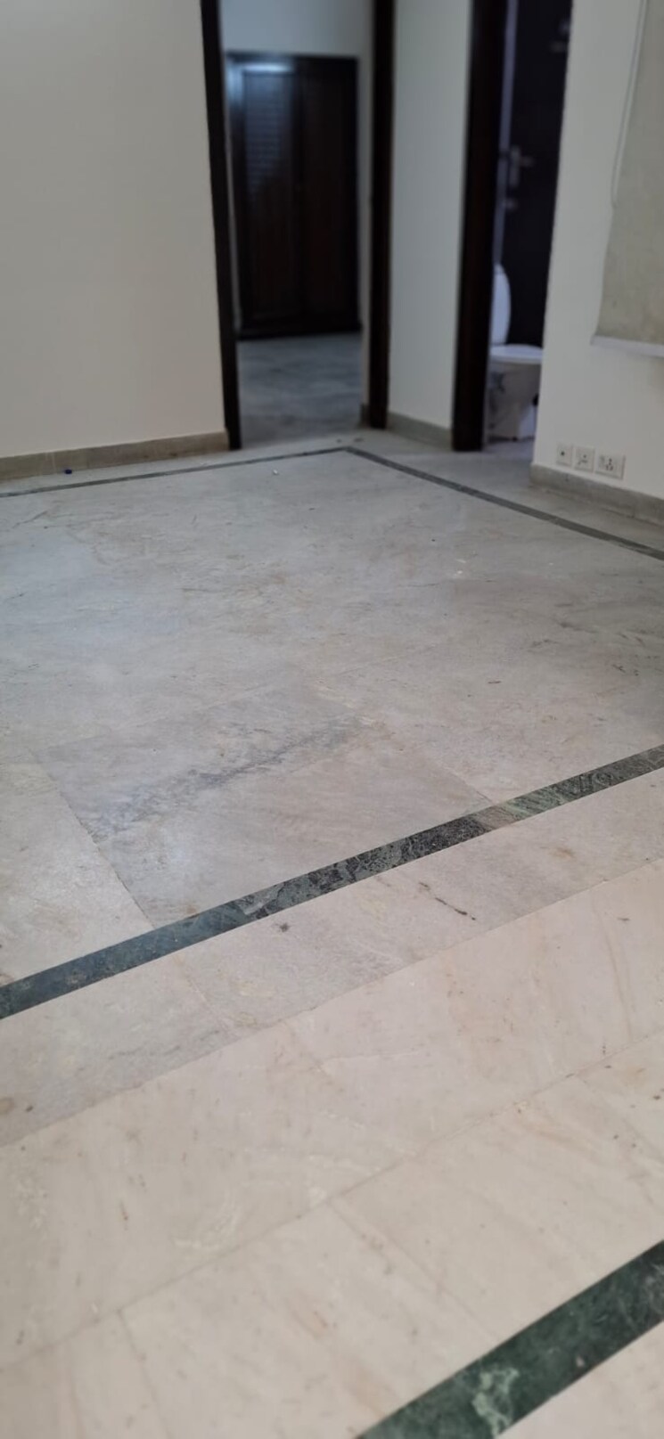 Room, uppal-southend 3 Bedroom 1450 Sq.Ft. Builder Floor In Sector 49 Gurgaon 8687694