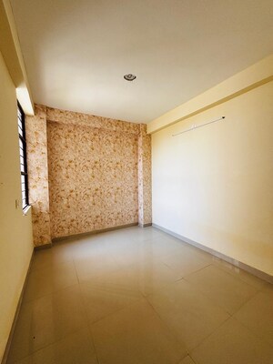 Room in 1 BHK Apartment at Mansarovar – for Sale