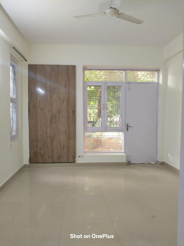 Room, unitech-south-city-ii 3 Bedroom 1300 Sq.Ft. Builder Floor In Sector 50 Gurgaon 8687715