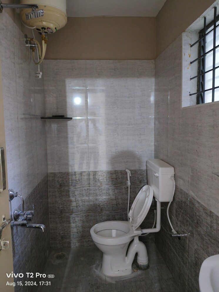 Bathroom, hsr layout 1 Bedroom 600 Sq.Ft. Independent House In Hsr Layout Bangalore 8687713