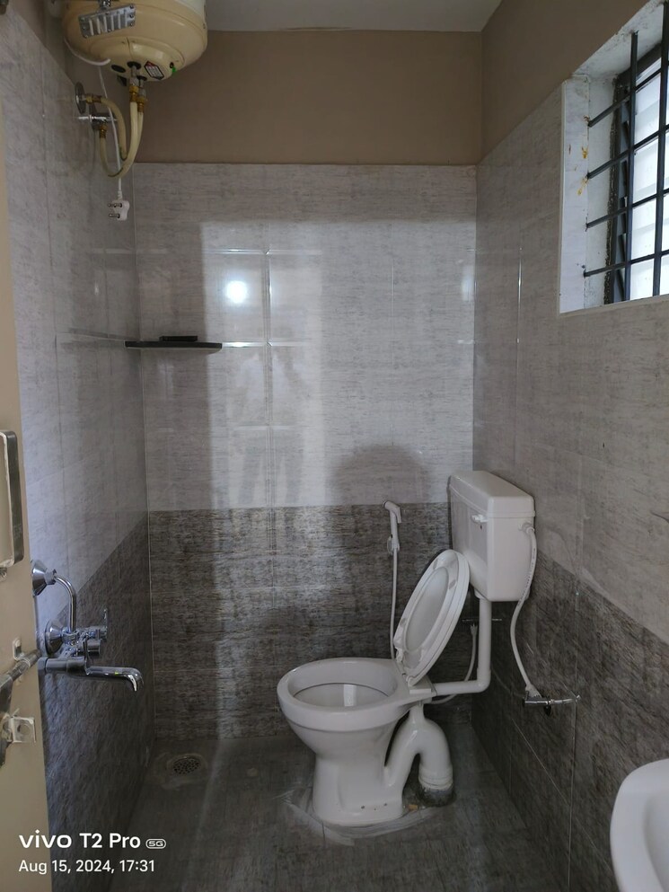 Bathroom, hsr layout 1 Bedroom 600 Sq.Ft. Independent House In Hsr Layout Bangalore 8687713