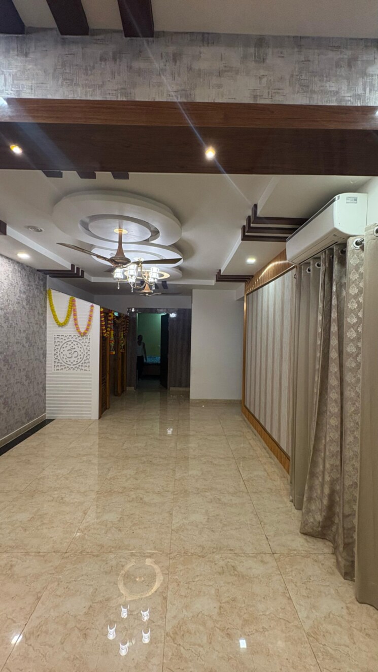 Room, mi-rustle-court 6+ Bedroom 4800 Sq.Ft. Apartment In Malesemau Lucknow 8687763