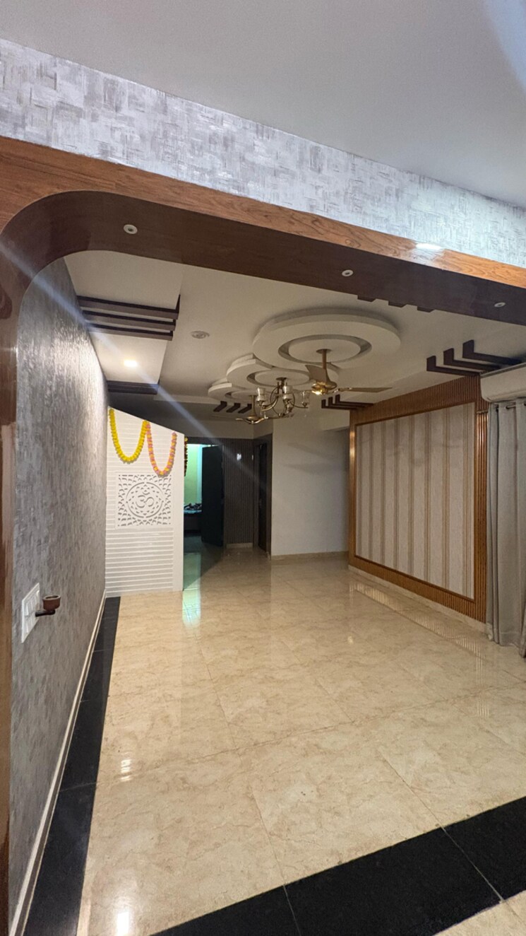 Room, mi-rustle-court 6+ Bedroom 4800 Sq.Ft. Apartment In Malesemau Lucknow 8687763