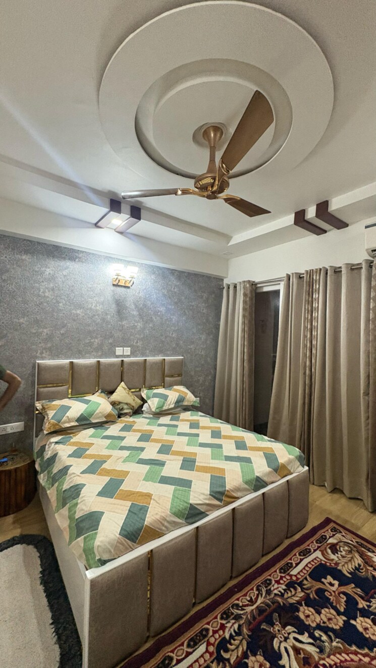 Master Bedroom, mi-rustle-court 6+ Bedroom 4800 Sq.Ft. Apartment In Malesemau Lucknow 8687763
