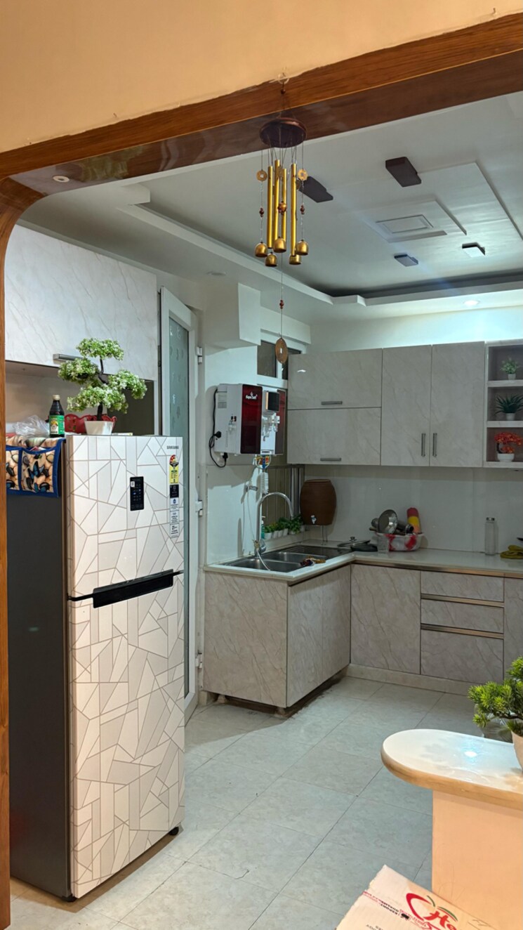 Kitchen, mi-rustle-court 6+ Bedroom 4800 Sq.Ft. Apartment In Malesemau Lucknow 8687763