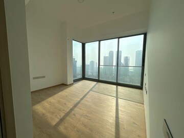 Room in 4 BHK Apartment at Rustomjee Crown, Prabhadevi – for Rent