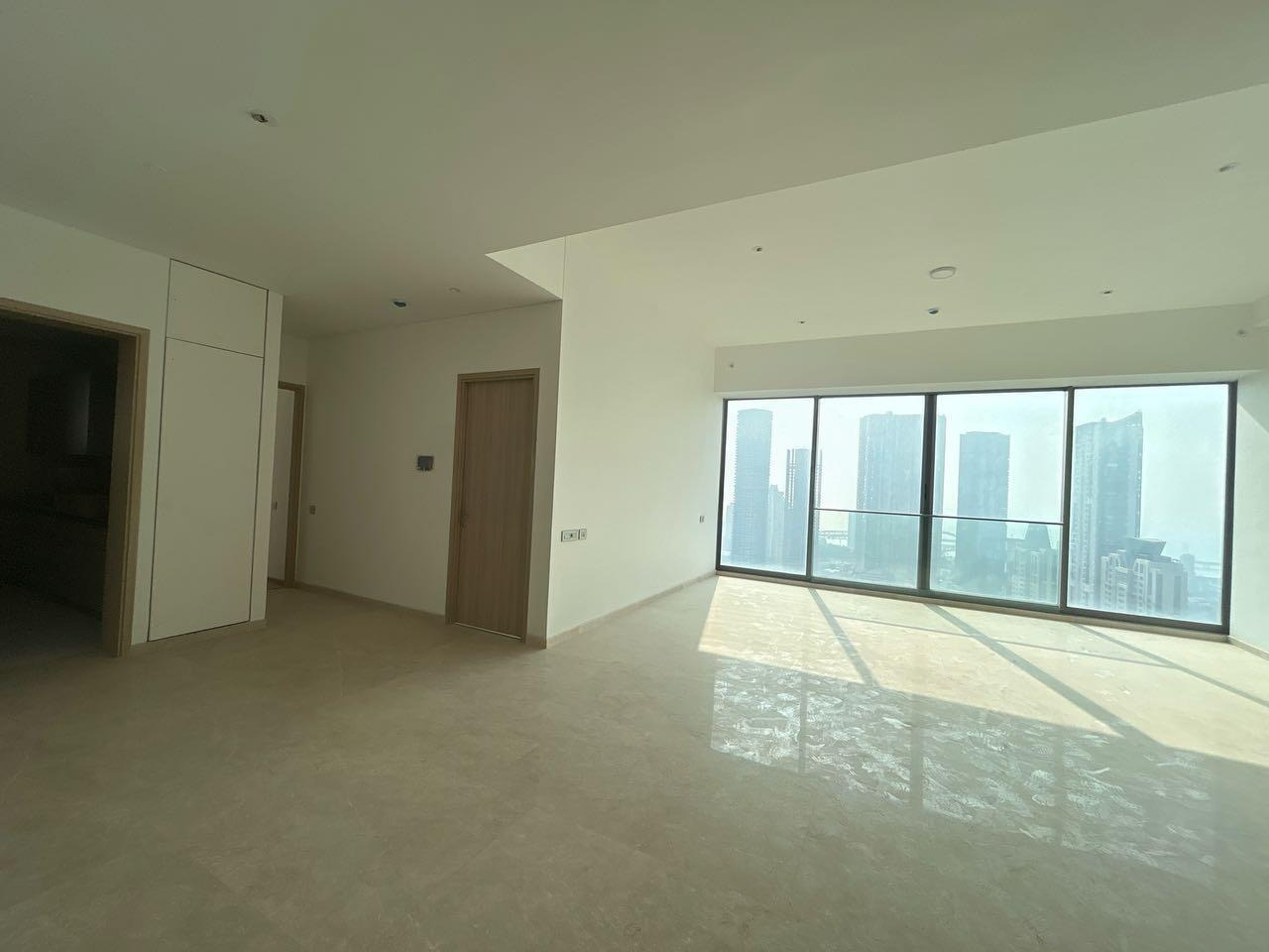 4 BHK + Pooja Room,Servant Room Apartment For Rent in Rustomjee Crown