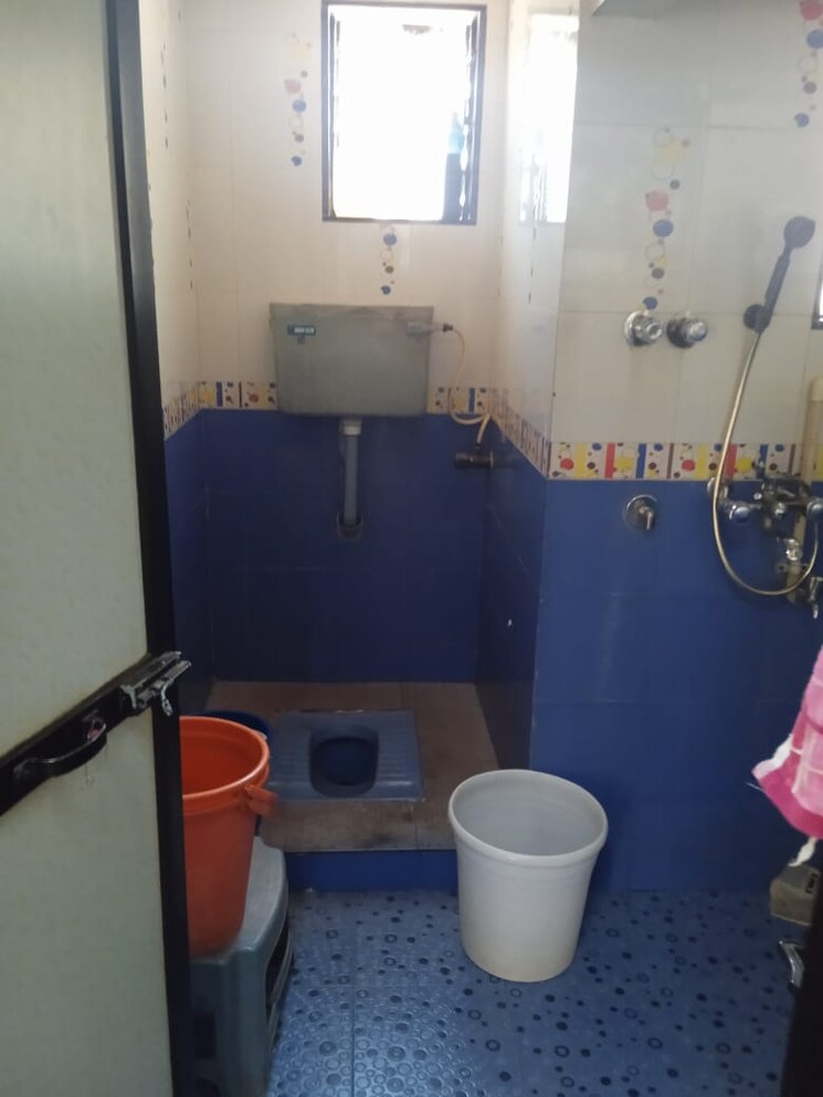 Bathroom, raj-niwas-malad-west 1 Bedroom 450 Sq.Ft. Apartment In Malad West Mumbai 8687792