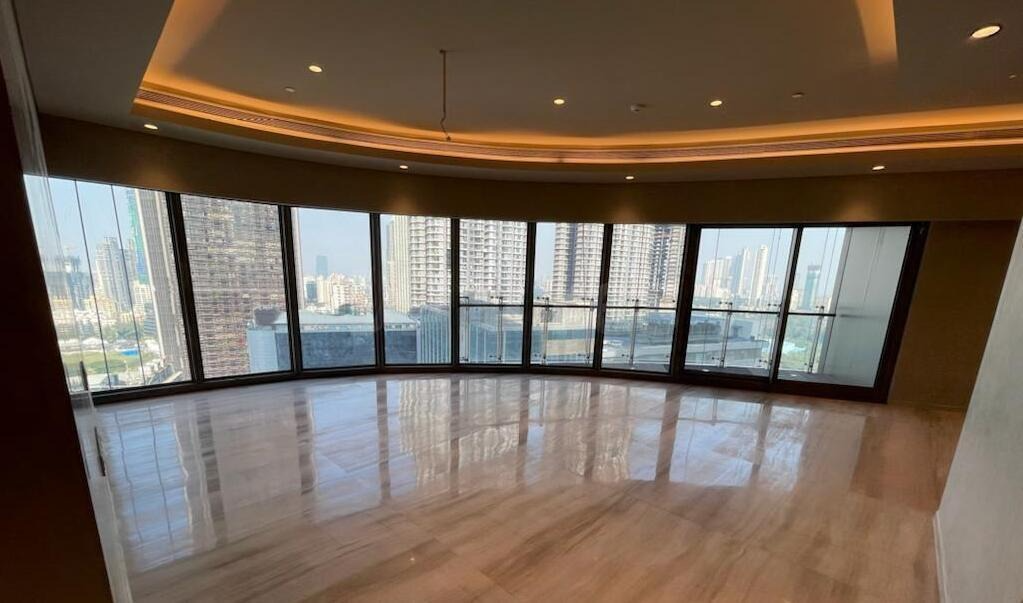 4 BHK + Servant Room Apartment For Rent in Rustomjee Crown