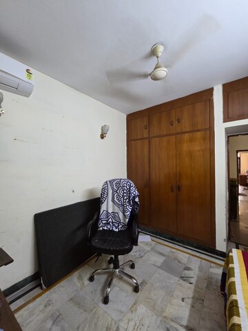 Furnished Amenities in 3 BHK Apartment at Sector 23a – for Sale