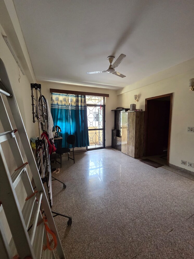 Living Room, sector 23a 3 Bedroom 1800 Sq.Ft. Apartment In Sector 23a Gurgaon 8687799