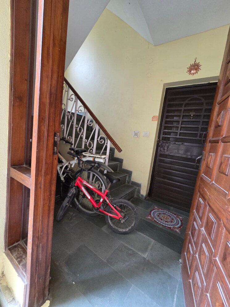 undefined, sector 23a 3 Bedroom 1800 Sq.Ft. Apartment In Sector 23a Gurgaon 8687799