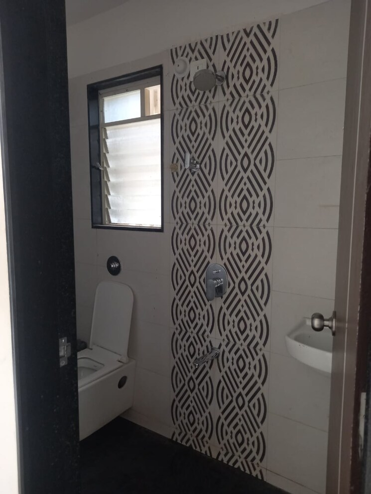 Bathroom, hirani-swanand-oasis 1 Bedroom 494 Sq.Ft. Apartment In Kurla Mumbai 8687810