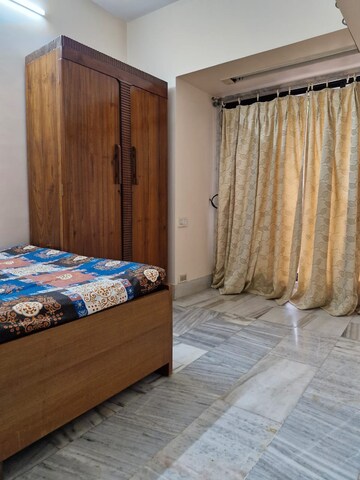 Bedroom in 3 BHK Apartment at Montana CHS, Andheri West – for Rent