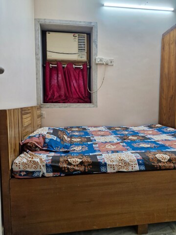 Bedroom in 3 BHK Apartment at Montana CHS, Andheri West – for Rent