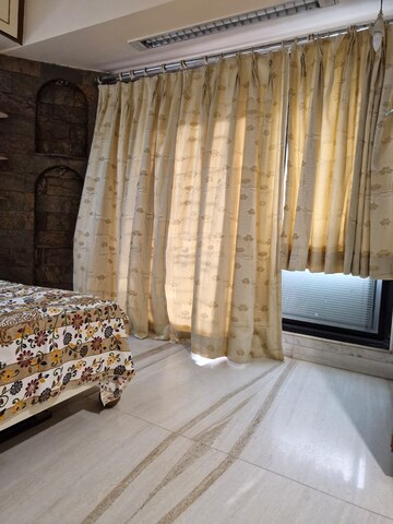 Bedroom in 3 BHK Apartment at Montana CHS, Andheri West – for Rent