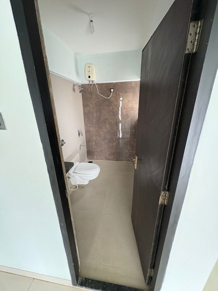 Attached Bathroom, andheri west 3 Bedroom 944 Sq.Ft. Apartment In Andheri West Mumbai 8687831