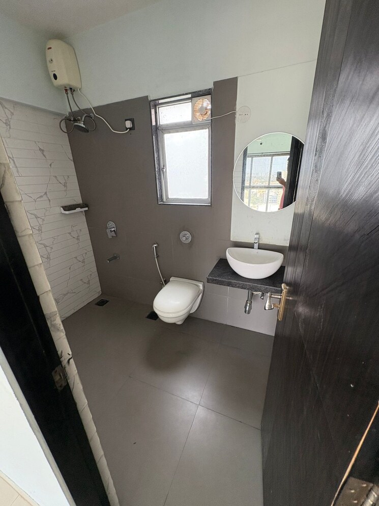 Bathroom, andheri west 3 Bedroom 944 Sq.Ft. Apartment In Andheri West Mumbai 8687831