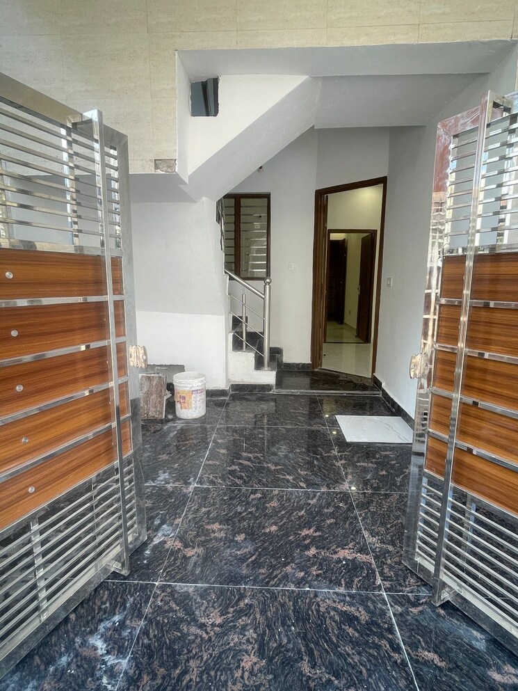 undefined, patiala road 4 Bedroom 1800 Sq.Ft. Villa In Patiala Road Zirakpur 8687837
